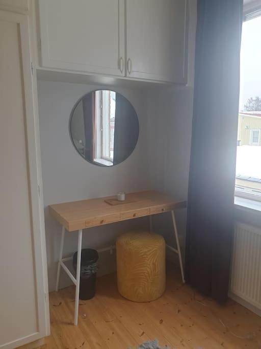 Centrala Stan- 2-Rums Gaestsvit, Perfekt Foer Kollegor Som Oenskar Separata Rum Umea Bagian luar foto