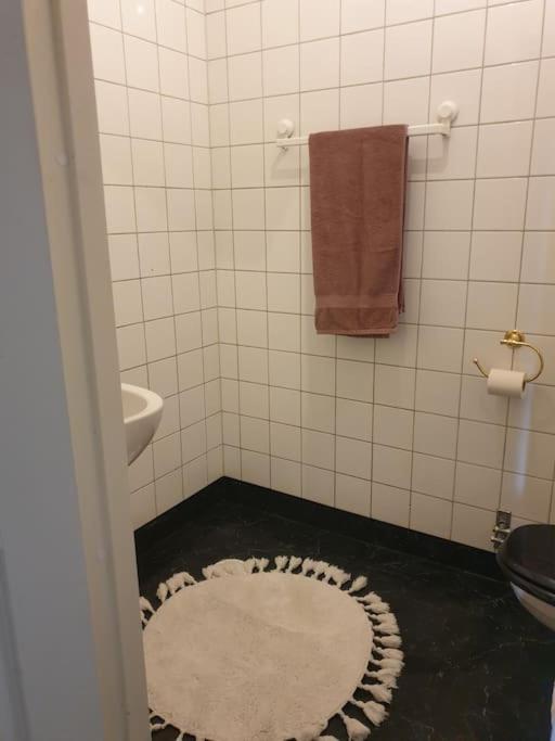 Centrala Stan- 2-Rums Gaestsvit, Perfekt Foer Kollegor Som Oenskar Separata Rum Umea Bagian luar foto